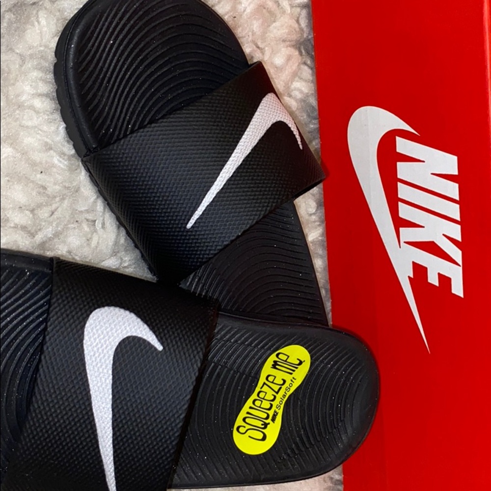 Sandals - Picture 3 of 3